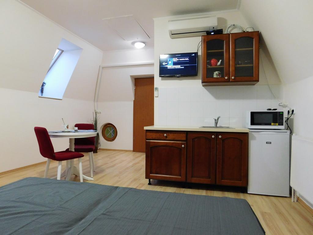 Tulipan Apartman Balatonalmádi Εξωτερικό φωτογραφία