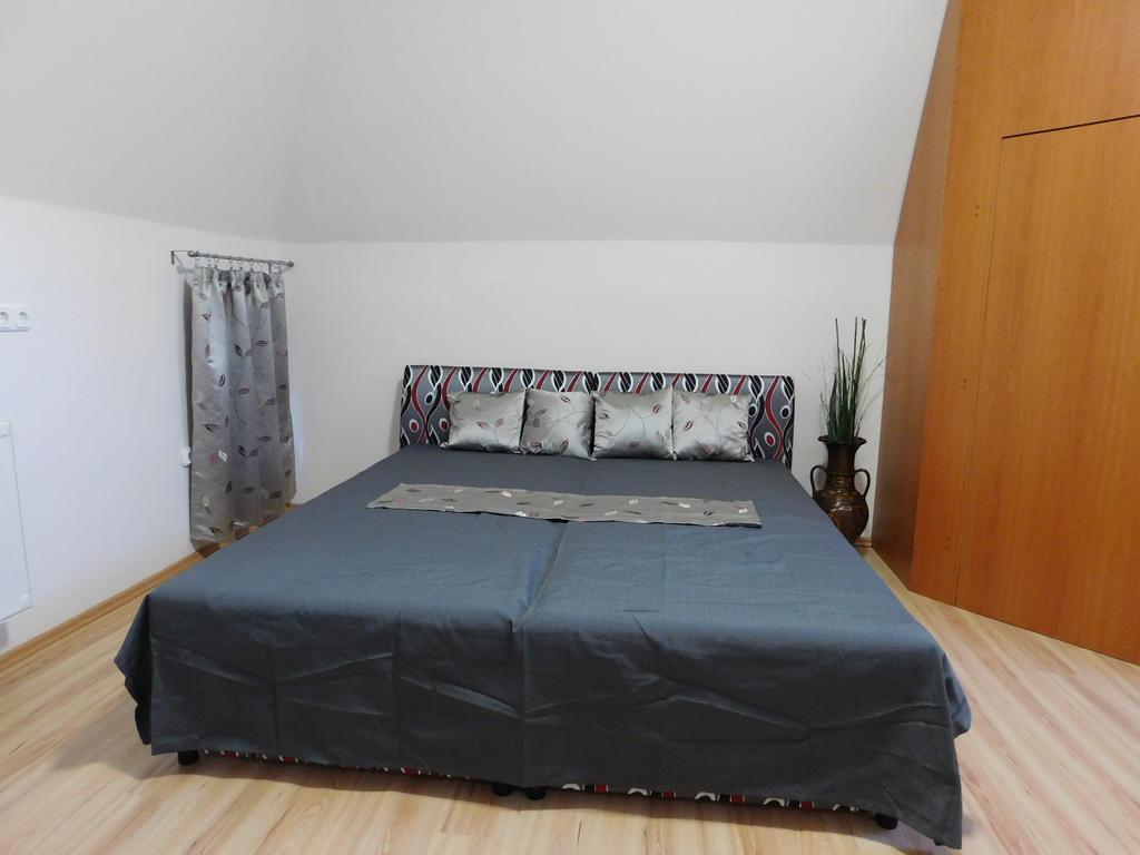 Tulipan Apartman Balatonalmádi Εξωτερικό φωτογραφία